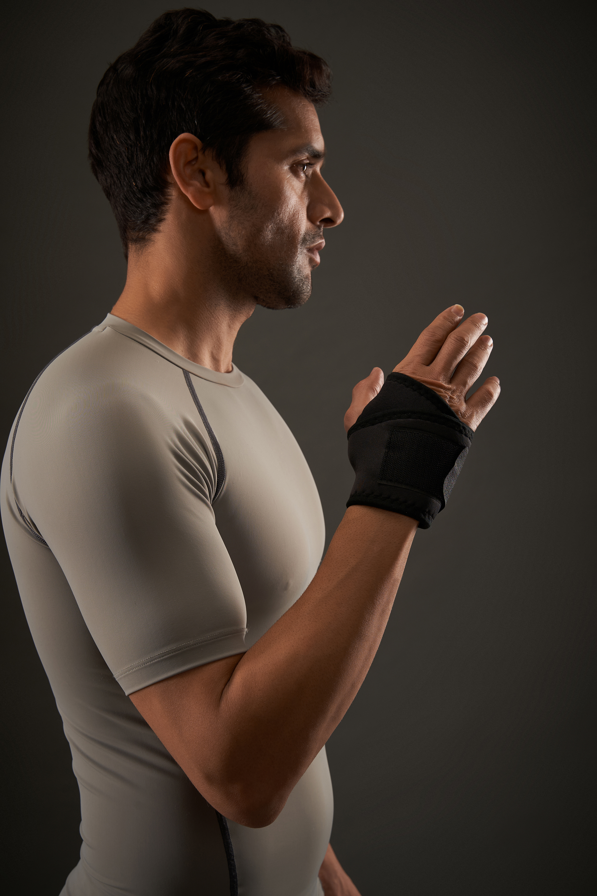 MGRM Wrist Binder Neoprene